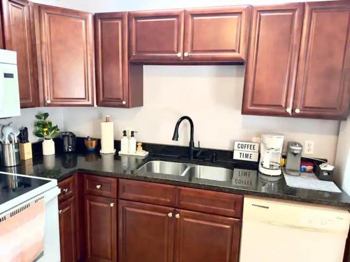 Cozy 2 Bedroom Townhouse Near Lake And Restaurants Guntersville Bagian luar foto