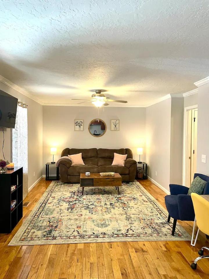 Cozy 2 Bedroom Townhouse Near Lake And Restaurants Guntersville Bagian luar foto